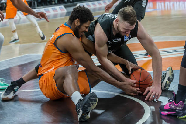 但裁判在查 但裁判在查