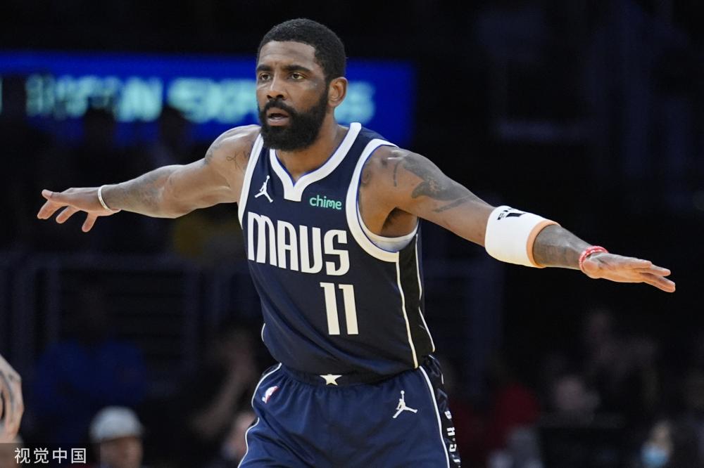 通过她的卫 通过她的卫