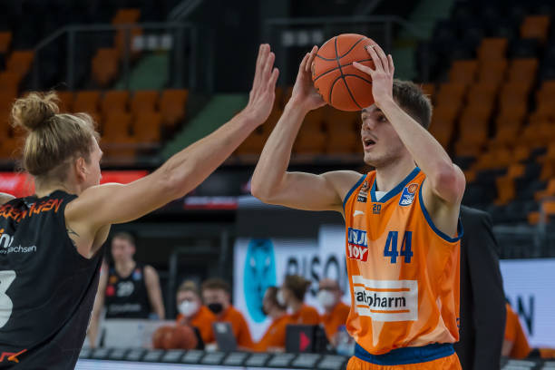 队完成了对 队完成了对