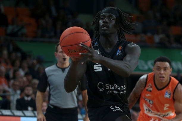 个人光芒难 个人光芒难